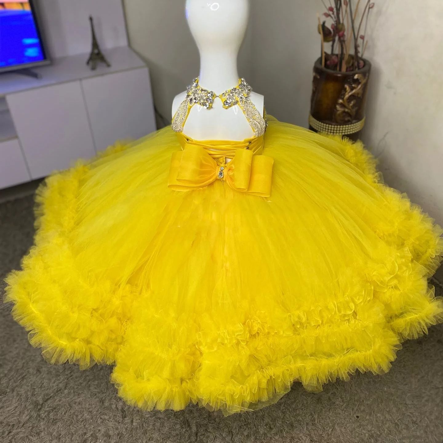 Gorgeous Yellow Flower Girl Dr - đánh giá và giá Embroidery Yellow Flower